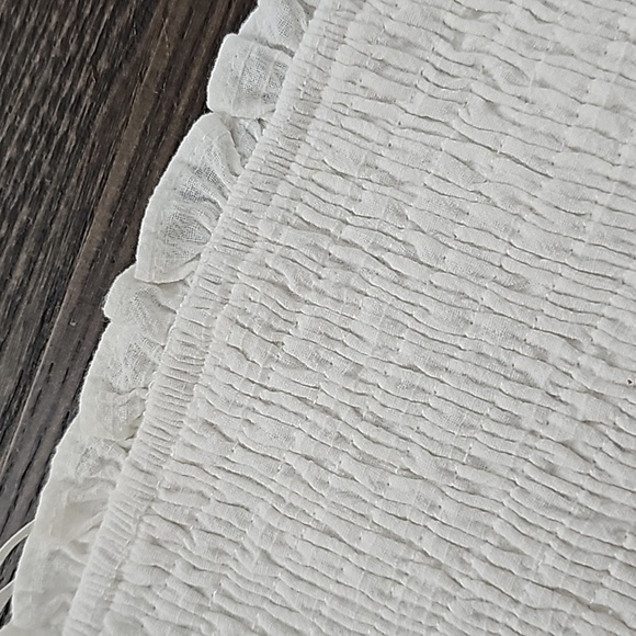 VICI Puffed Sleeve Smocked Crop Top Size L - Picture 3 of 13